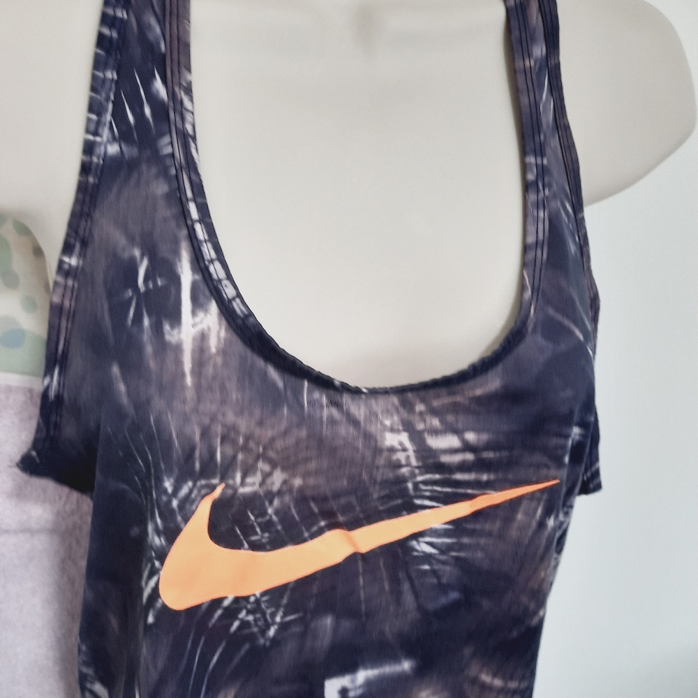Nike Dri-Fit Large Sleeveless Tank Top